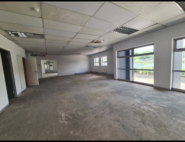 2,344M² OFFICE TO LET IN VORNA VALLEY